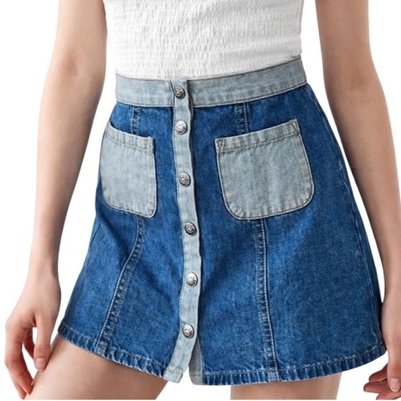 BDG Urban Outfitters Dresses & Skirts - BDG Urban Outfitters Two‎ Tone Denim Mini Skirt Size 6 Colorblock Button Front